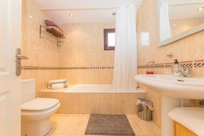 Foto 6372f780-f637-4f2e-ac3d-acacaab0a29e. Appartement mit parking pool in Nueva Andalucía centro Marbella