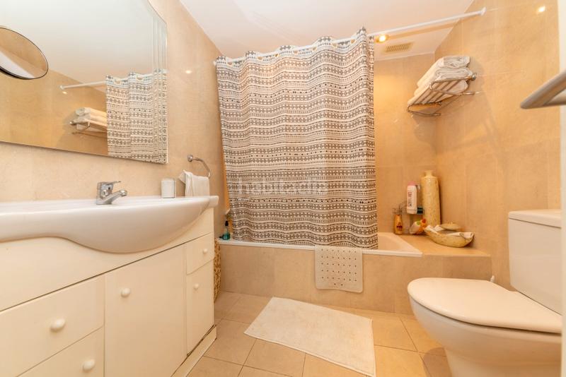 Foto a18bcf51-45e7-4b61-80de-4db7946ebe3b. Appartement mit parking pool in Nueva Andalucía centro Marbella