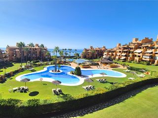 Apartament a Zona de Punta Plata. Apartamento reformado y amueblado de 3 dormitorios en primera lí