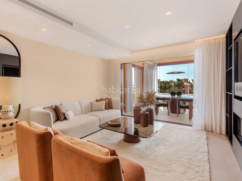 Foto 6d172f46-7785-4d75-86ff-920331c34600. Appartement mit parking pool in Zona de Punta Plata Estepona
