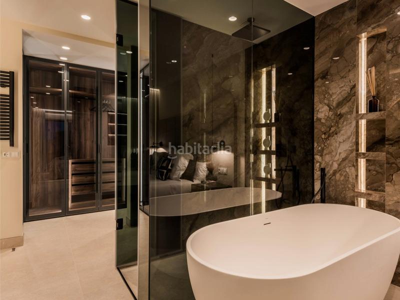 Foto b7b94a7c-c7e2-455d-bbbd-4c90b3c0b918. Appartement mit parking pool in Zona de Punta Plata Estepona