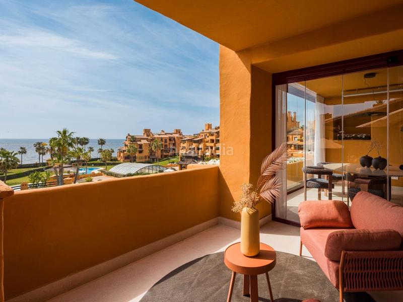 Foto bb78af6e-a0de-4e8c-bd93-a35600a93495. Appartement mit parking pool in Zona de Punta Plata Estepona