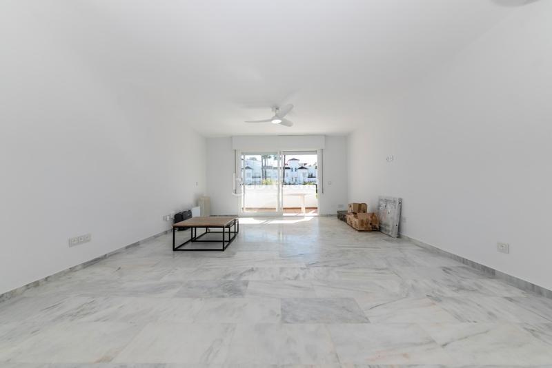 Foto d8582a1c-231d-4802-9a44-a8e6533ff9c7. Location appartement avec parking piscine dans Villacana - Costalita - Saladillo Estepona