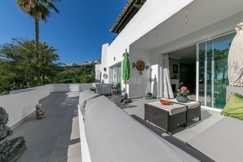 Foto e36fba5f-37b1-4fc5-920b-5e45e193a0e4. Apartament amb aparcament piscina a La Quinta Benahavís