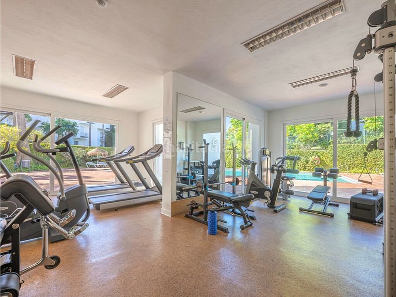 Foto b96c6098-b9a1-4739-b89a-d18e0ae7308d. Apartament amb aparcament piscina a Zona de Punta Plata Estepona