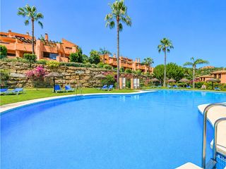 Apartment in La Mairena. Apartamento de 2 dormitorios con jardín en venta en las lomas de