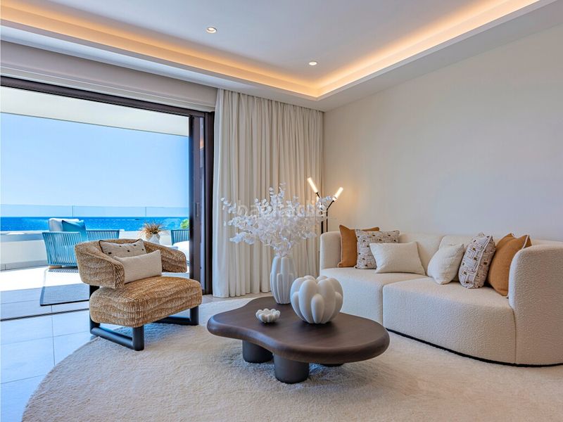 Foto a90e1c5d-2ef3-4634-8bef-4e469c6d99db. Apartament amb aparcament piscina a El Velerín Estepona