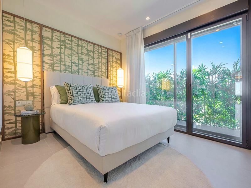 Foto f31db006-ffa4-4628-a6b5-3f0937d36174. Apartament amb aparcament piscina a El Velerín Estepona