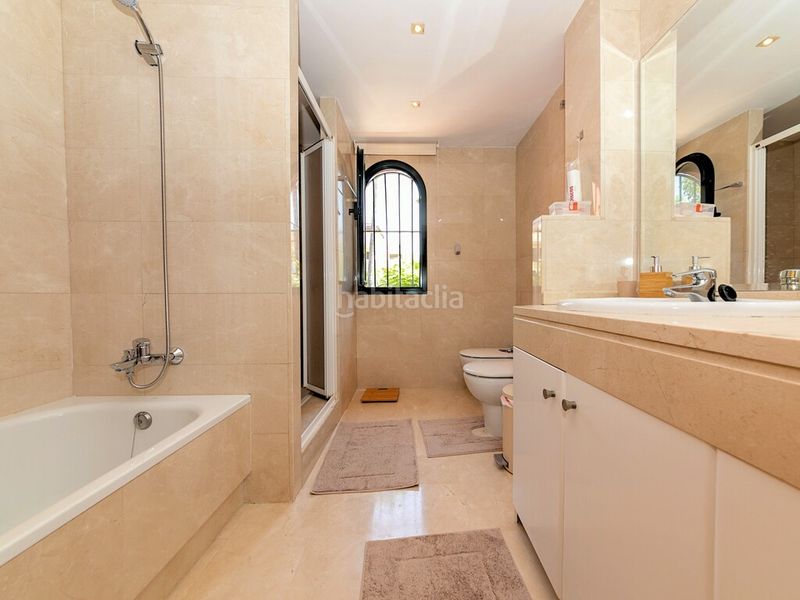 Foto 69f4cbb4-3339-498a-b5d1-51a2daafd34f. Apartament amb aparcament piscina a Bel - Air Estepona