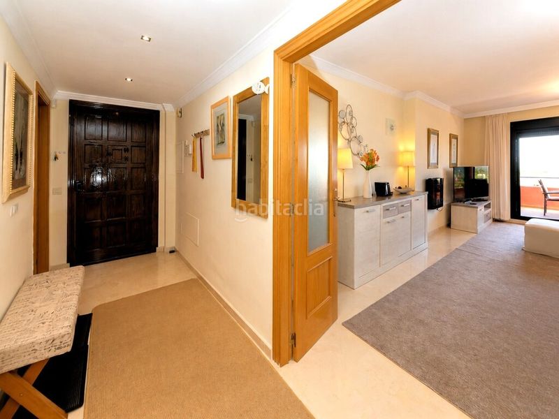 Foto 97dc408f-c1e7-43e8-a0bc-0ca36554fb43. Apartament amb aparcament piscina a Bel - Air Estepona