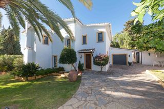 Miete Chalet in Guadalmina Alta. Exclusiva villa en guadalmina golf  alquiler de temporada dispon