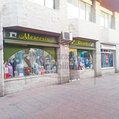 Local commercial à Calle del molino de viento 12. Estupendo local en la mejor zona comercial de colmenar viejo, "e