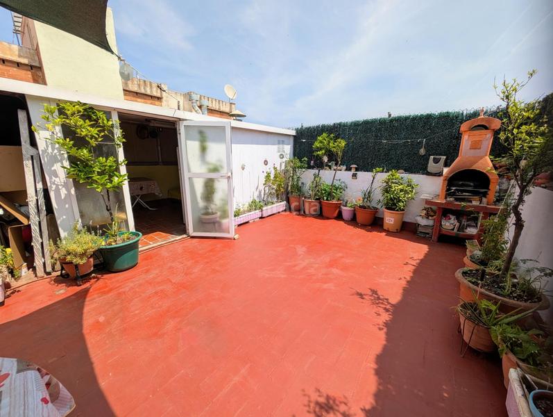 Foto 25d7f7c1-678b-45ea-9ecd-ee5c70721fd7. Dachwohnung mit heizung in Can Mariner Santa Coloma de Gramenet