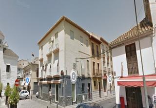Maison  Calle cruz norte. Casa en esquina con local comercial en avenida hispanidad