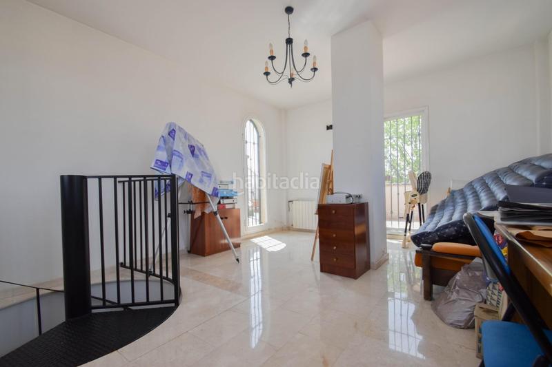 Foto 0f85aabb-4363-41a2-9cab-e9f12a81dc66. Chalet  en parcela de 742 m2 con piscina en Santa Fe