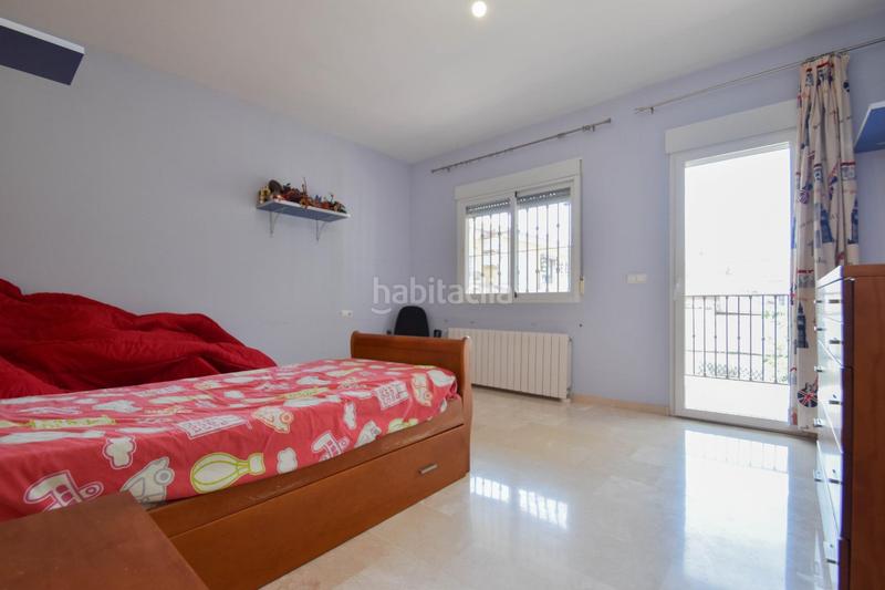 Foto 112f286d-0359-4f55-9b07-30072724fd67. Chalet  en parcela de 742 m2 con piscina en Santa Fe
