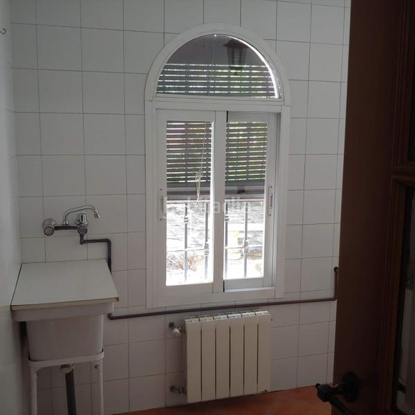Foto 1df6cdee-1a9c-4d6d-af97-fa822f999046. Chalet  en parcela de 742 m2 con piscina en Santa Fe