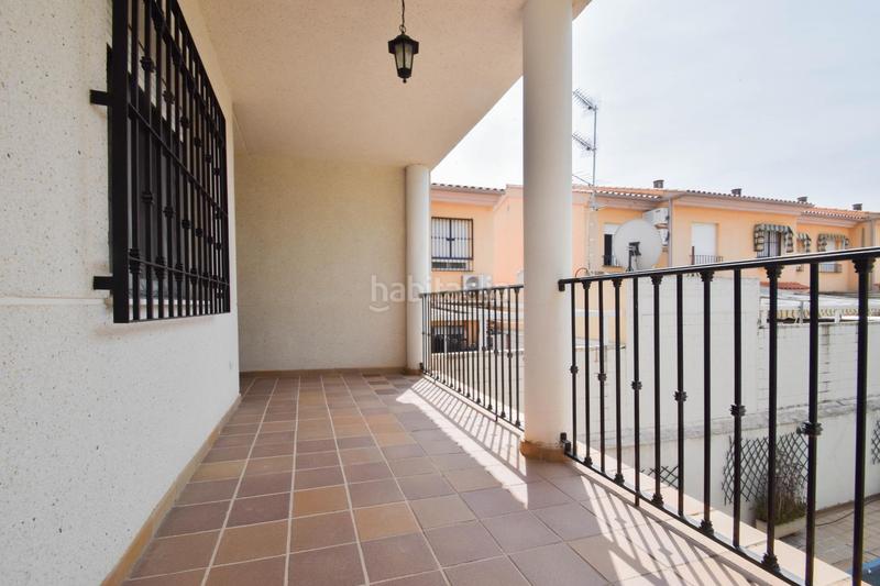 Foto 393f704f-011a-4ae4-99fc-fe0a5d292087. Chalet  en parcela de 742 m2 con piscina en Santa Fe