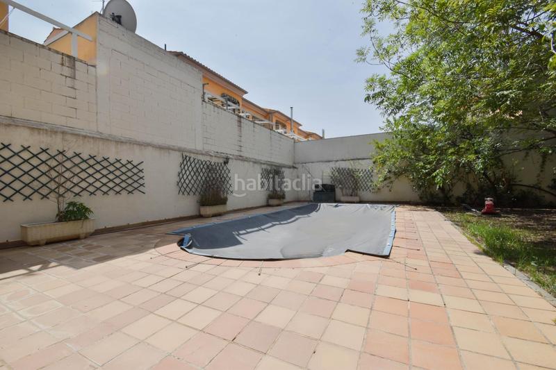 Foto 3d70cd6c-afa2-488d-966b-e4f22f1e382a. Chalet  en parcela de 742 m2 con piscina en Santa Fe