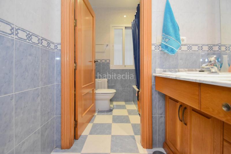Foto 4060208c-4a9b-44eb-a59d-55635a5bd0cd. Chalet  en parcela de 742 m2 con piscina en Santa Fe