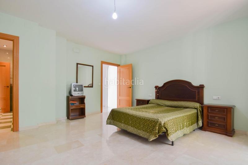 Foto 443c44ec-0663-4165-b411-99f73a01aa24. Chalet  en parcela de 742 m2 con piscina en Santa Fe