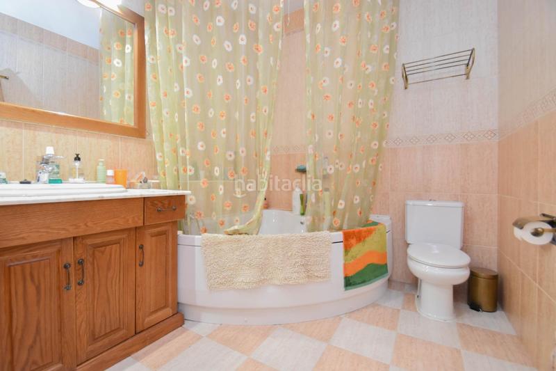 Foto 4e24edae-2dd3-4421-b335-369575e693ee. Chalet  en parcela de 742 m2 con piscina en Santa Fe