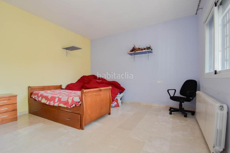 Foto 5d5cdeba-ce06-45da-81f8-ed315bdaa13f. Chalet  en parcela de 742 m2 con piscina en Santa Fe