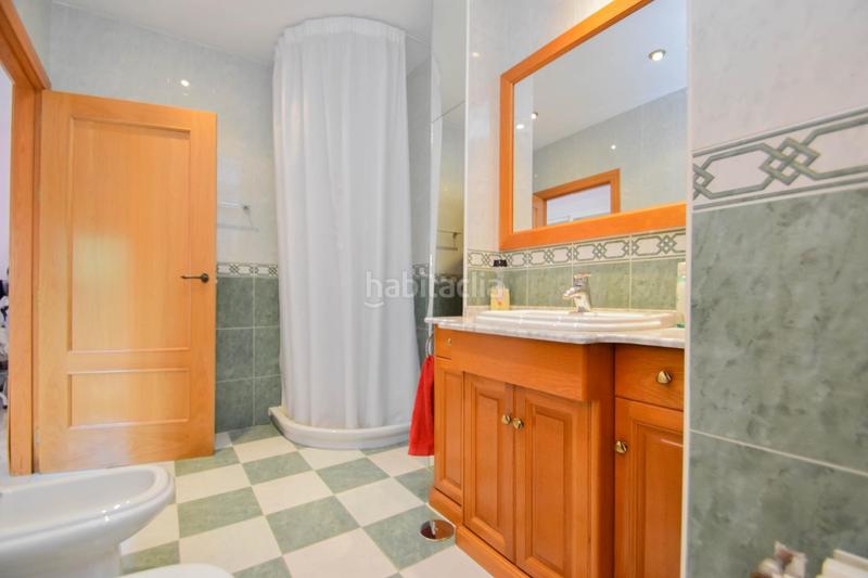 Foto 9c40040d-a251-4e49-9617-671b413be2c9. Chalet  en parcela de 742 m2 con piscina en Santa Fe