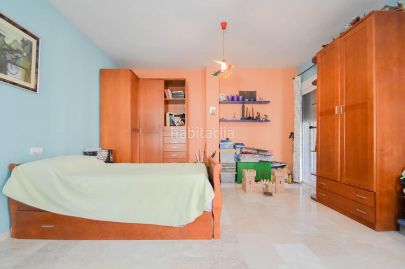Foto b1b08a07-49d2-403e-97b9-5d34df165069. Chalet  en parcela de 742 m2 con piscina en Santa Fe