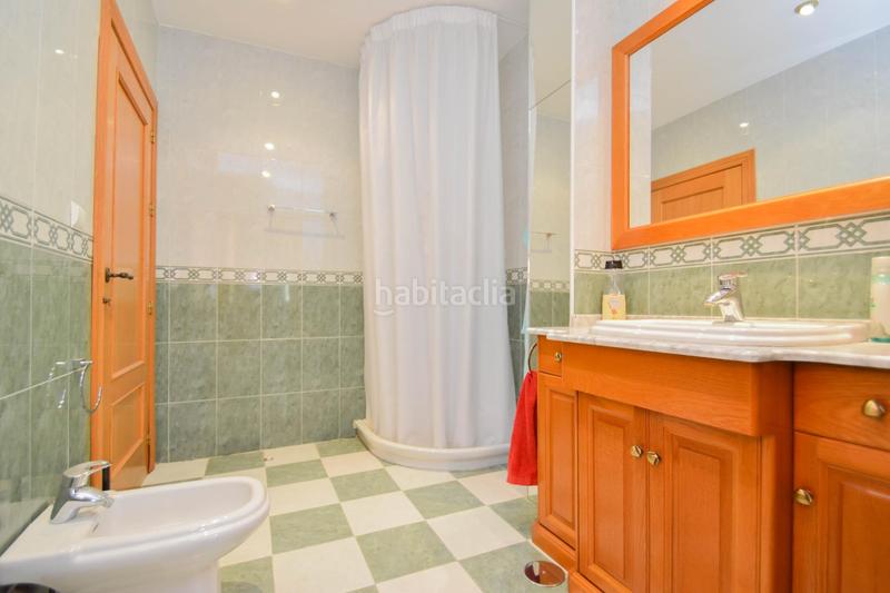 Foto e9627db6-ac92-4d4a-8f94-e3d9c14a7676. Chalet  en parcela de 742 m2 con piscina en Santa Fe