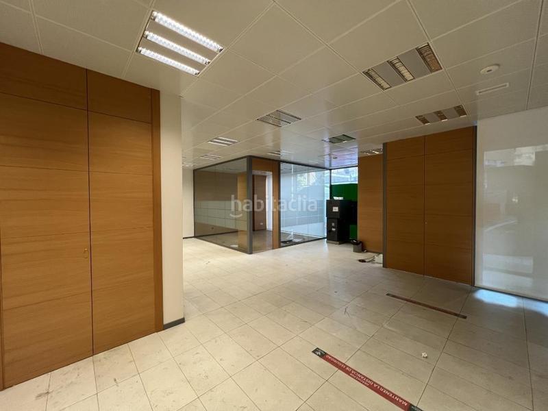 Foto 136feb88-8322-4302-9c99-301680db0ebf. Lloguer local comercial a Campo Verde Granada