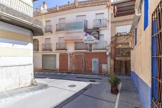 Edifici  Calle cadiz. Promocion de obra parada en lanjaron
