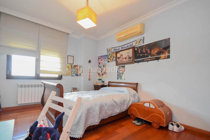 Foto 0ef66e47-402e-489c-9875-9c40bdd3fa82. Chalet excepcional chalet independiente con piscina privada en Maracena