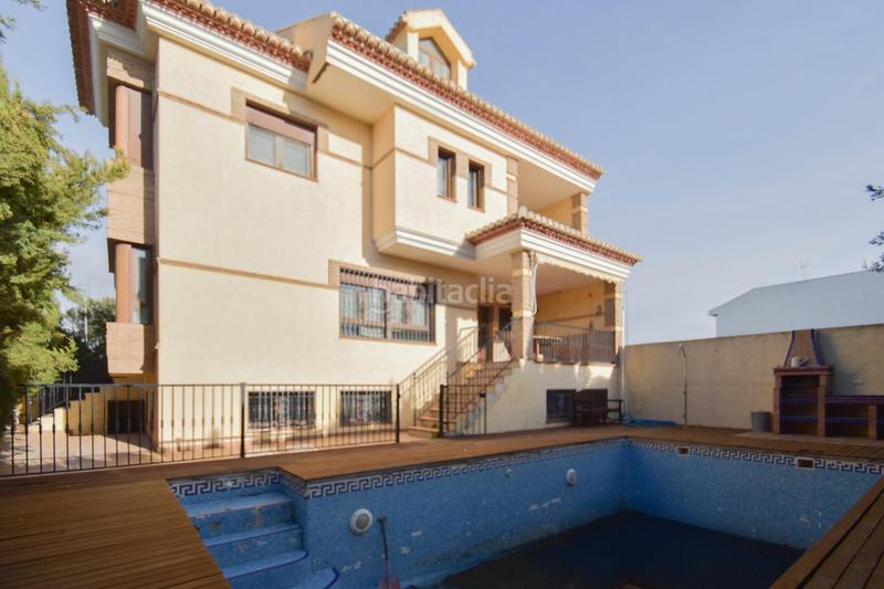 Foto 4246b708-ea06-4235-949d-da1843a8a872. Chalet excepcional chalet independiente con piscina privada en Maracena