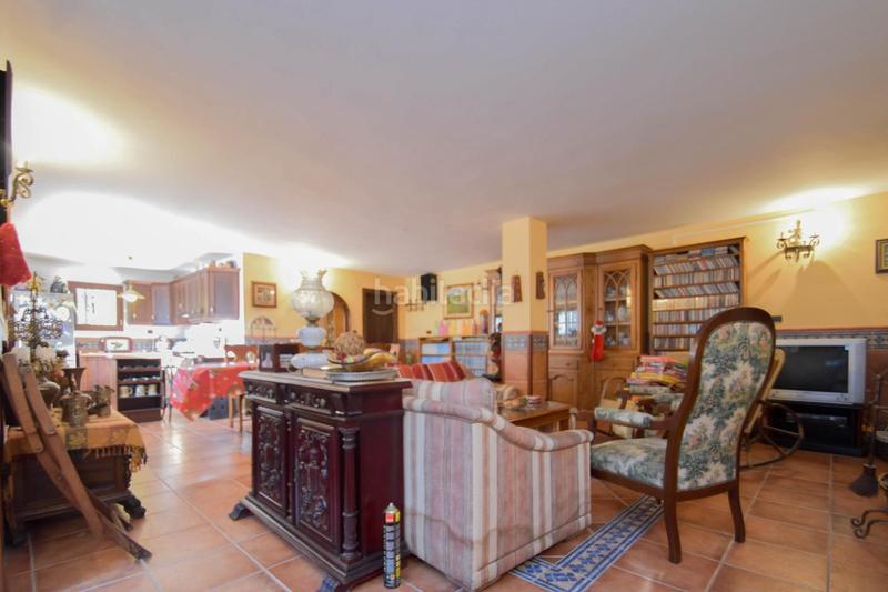 Foto 8c30fb0a-760a-4f66-80f2-e518087953e5. Chalet excepcional chalet independiente con piscina privada en Maracena