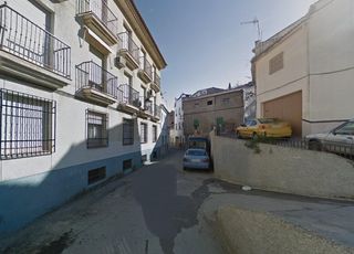 Casa adossada a Loja. Adosado ocupado por persona sin justo titulo en loja granada