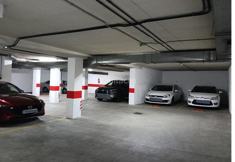 Foto 0e8ae95e-c7b0-4770-9149-fb52c21aa3a5. Aparcament cotxe a Santa Fe