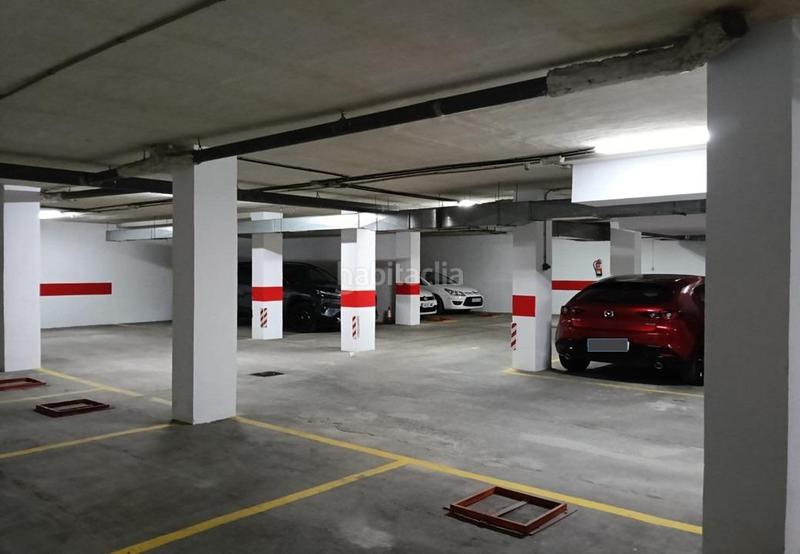 Foto d744cc12-517f-482f-b87b-db30d20b905b. Aparcament cotxe a Santa Fe