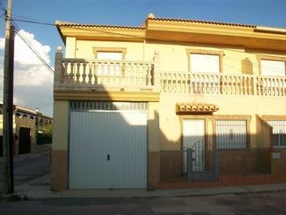 Maison jumelée  Calle europa. Casa en esquina a la venta en iznalloz granada