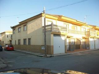 Casa adossada  Calle europa. Casa en esquina a la venta en iznalloz granada