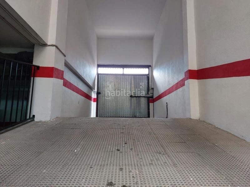Foto f38605a4-8543-44f7-bd41-eea64ea7dafd. Aparcament cotxe a La Zubia Ciudad Zubia (La)