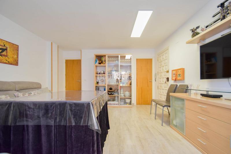 Foto bd0e2705-4a3b-46df-932a-590583f46019. Piso oportunidad única! vivienda reformada en el centro en Armilla