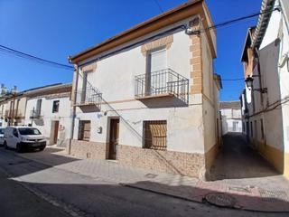 Masia  Calle pintor velazquez. Cesion de remate en peligros