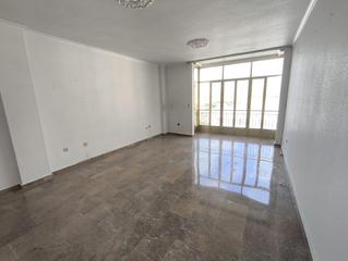 Pis  Avenida rafael perez del alamo. Piso a la venta en loja granada en sistema de pujas