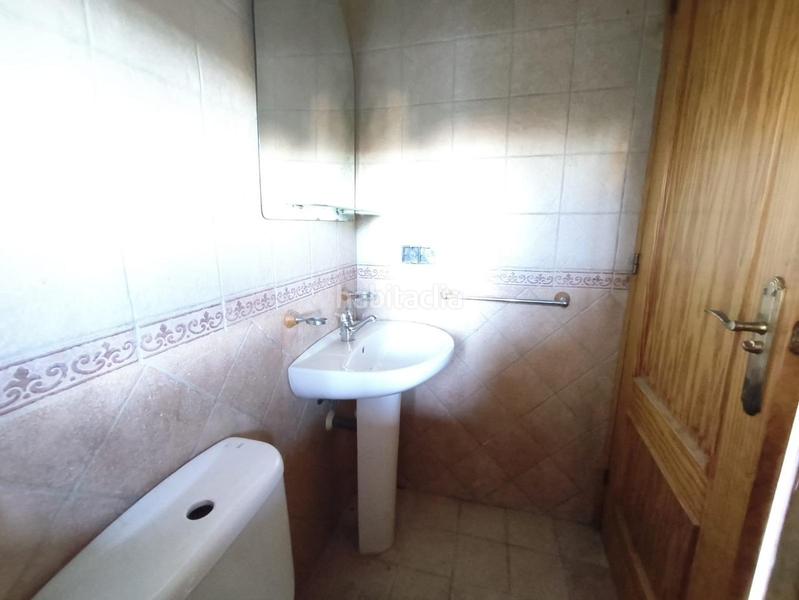 Foto f83d1403-f534-40c6-bcbc-efcf0f7fe0b7. Casa adossada amb aparcament a Güevéjar