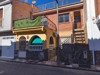 Pis  Calle antonio machado. Piso en primera planta en churriana de la vega