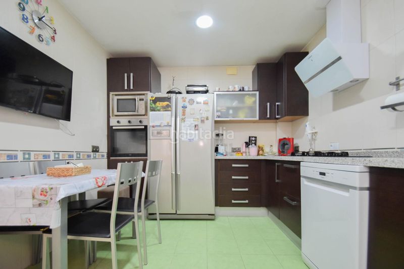 Foto 32e29b50-a2d3-4269-b3c6-93d0213916e4. Casa amb aparcament a Maracena