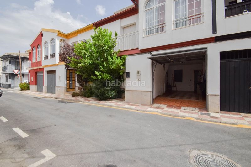 Foto afb9407b-cb09-4f43-8e55-58161e289f5d. Casa amb aparcament a Maracena