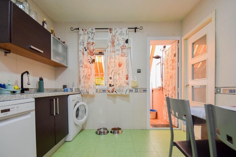 Foto b30b0a2a-56c5-4a49-beda-2972942bb073. Casa amb aparcament a Maracena
