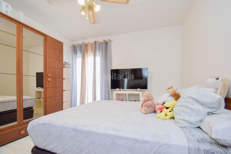 Foto c777426d-95b9-4a1f-b1e3-9a85a7353c6f. Casa amb aparcament a Maracena